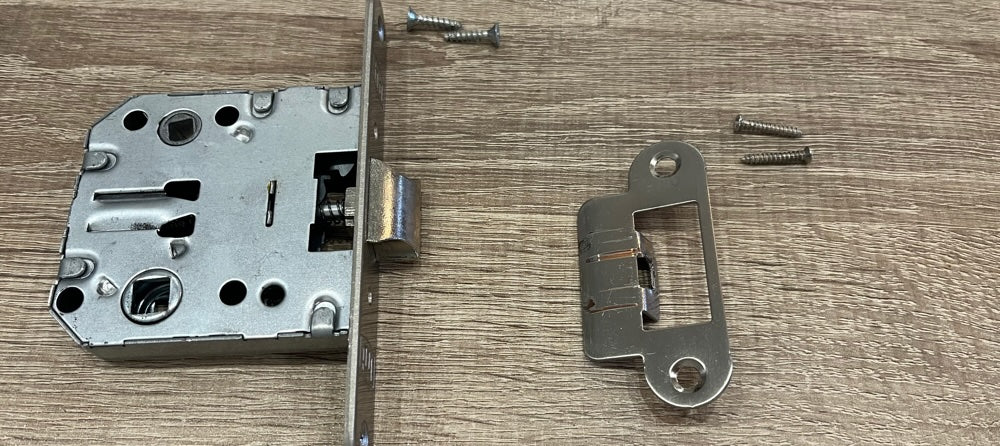 Instala un picaporte en tus puertas