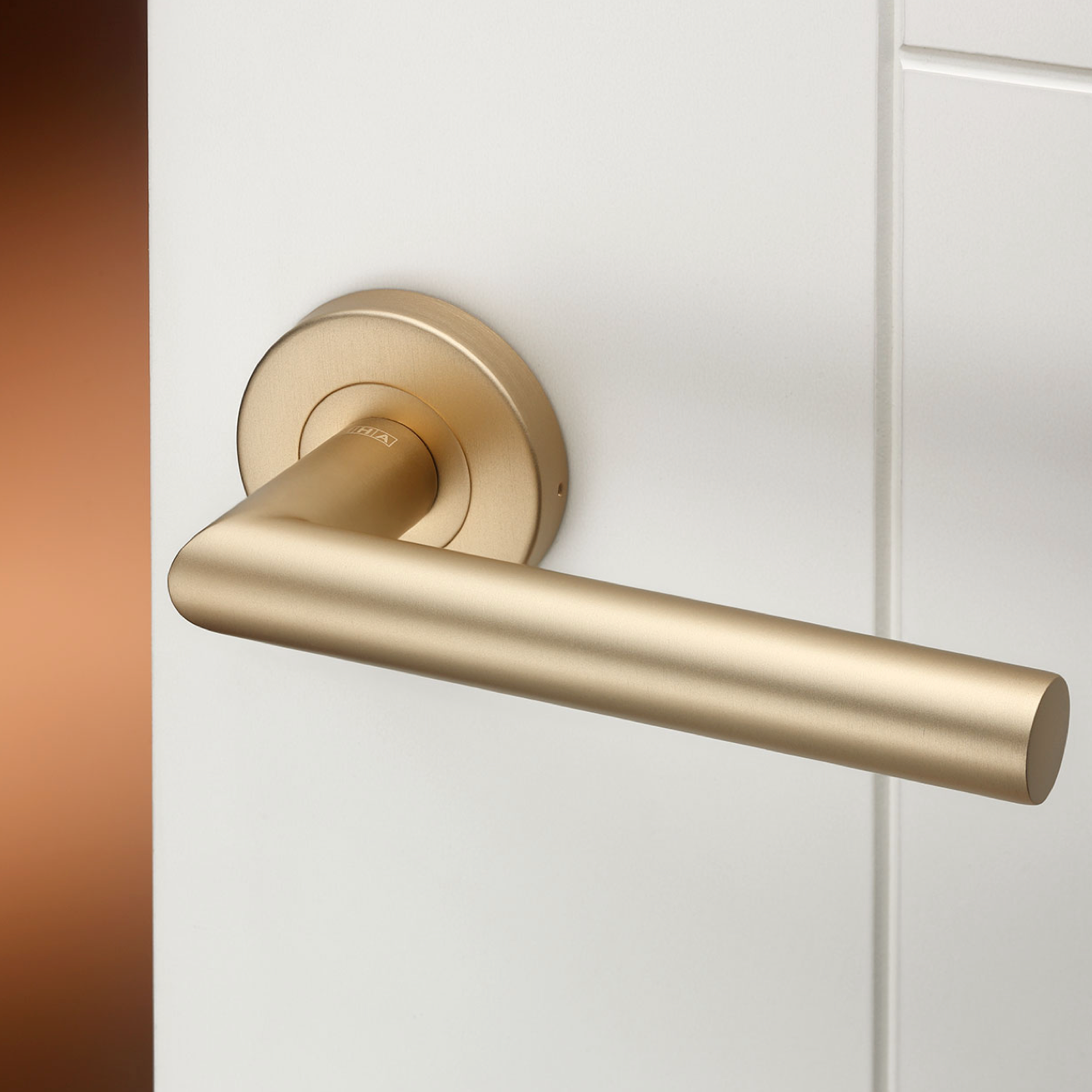 Manillas doradas para puertas