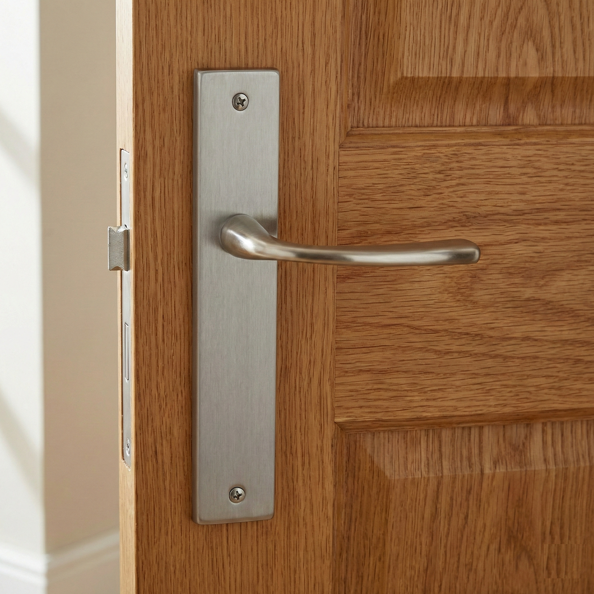 Sencilla modelo '700' manilla de zamak acabado níquel satinado para puertas
