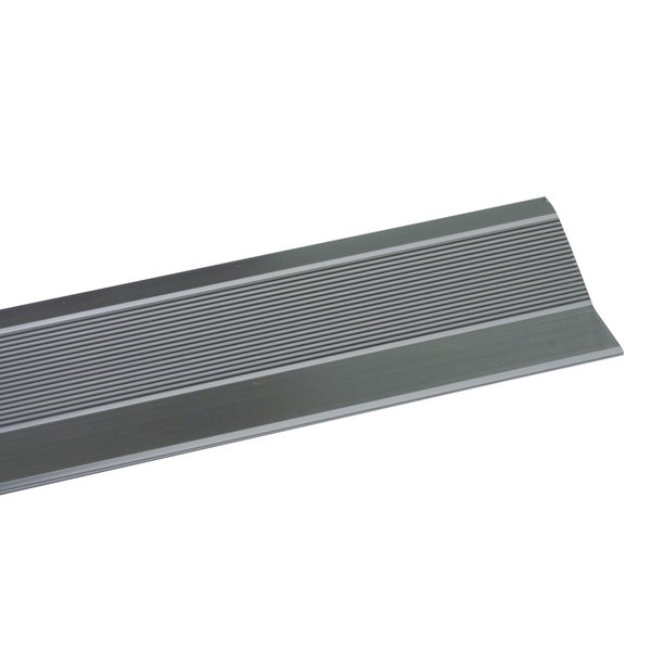 Tapajuntas de aluminio en color niquelado de escalón adhesivo de 985x40mm para suelos