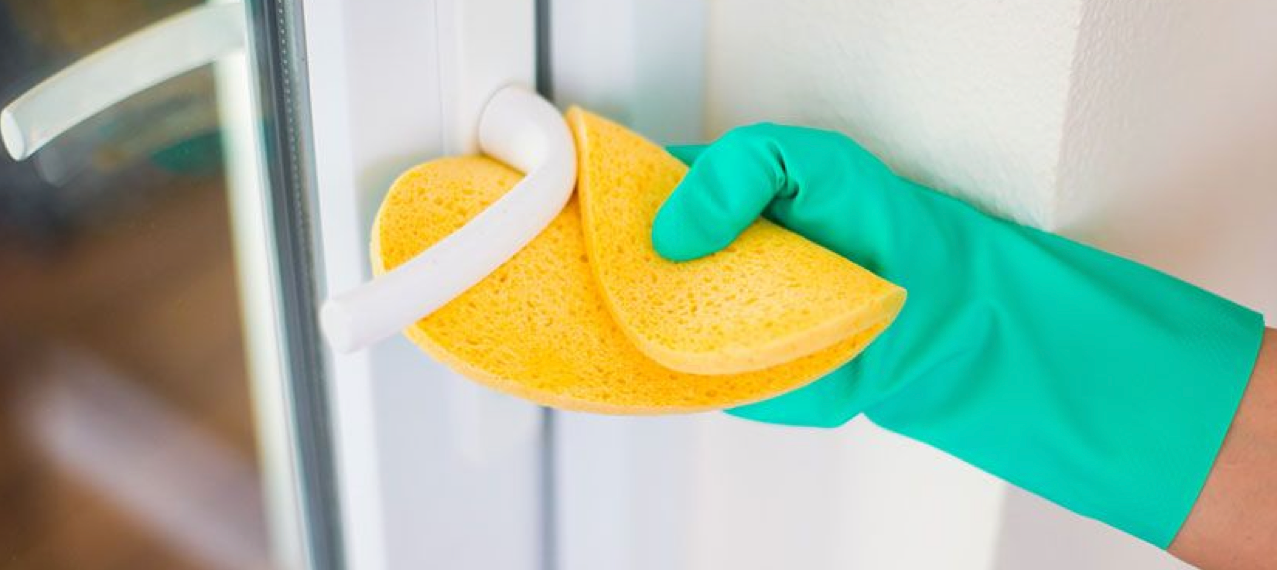 Trucos para LIMPIAR las MANILLAS de tus puertas