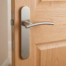 Manilla modelo '2035' de acero inoxidable para puertas con placa ovalada