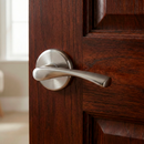 Manilla modelo 'ARI130' de aluminio tapa-pomos con roseta redonda para puertas