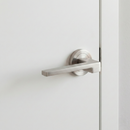 Manilla Lugh con roseta redonda en níquel mate para puertas