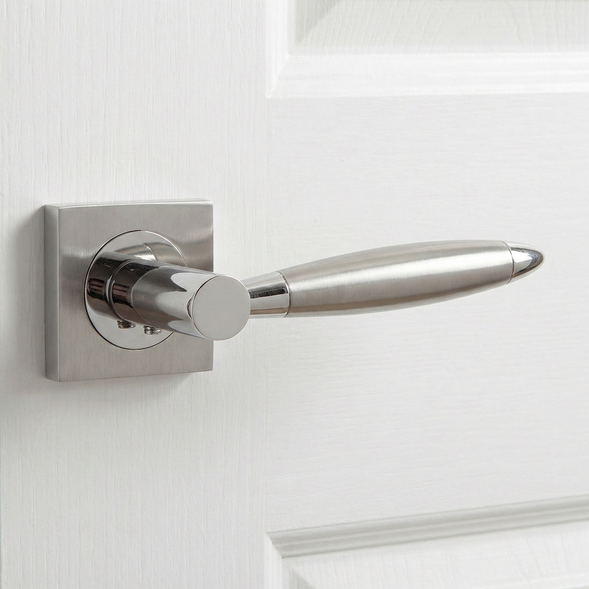 Manilla '630' de zamak con Roseta Cuadrada bicolor para puertas