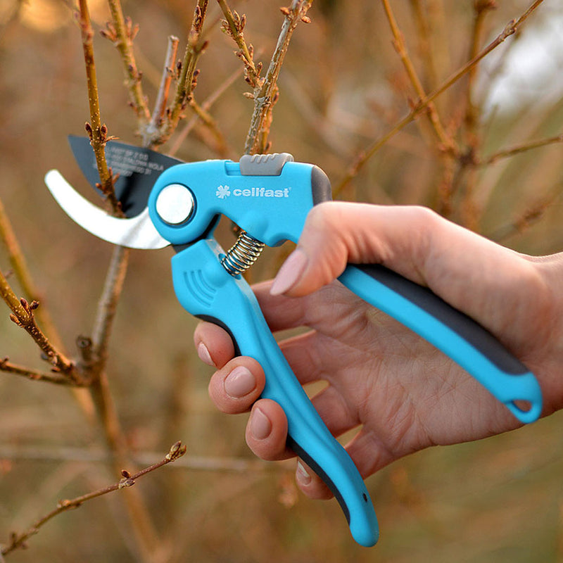 Ideal Cellfast Pruning Shears for Tender Branches