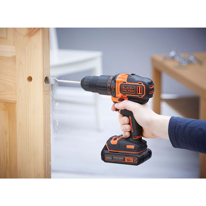 DIY Kit with 18V Hammer Drill and Accessories Bcksb05-Qw Black+Decker