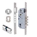 Cerradura de seguridad de 60mm canto recto con 4 bulones de acero acabado níquel satinado