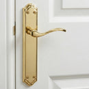 Manilla modelo LOREA PB con placa dorada brillante de aluminio para puertas