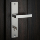 Manilla modelo '8003' con bocallave 85 y placa rectangular inoxidable para puertas