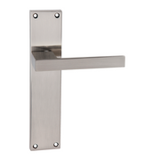 Manillas modelo '220' con placa de zamak rectangular para puertas acabado níquel satinado
