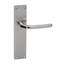 Manilla de zamak con placa rectangular para puertas modelo 730