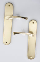 Manilla modelo '136' con placa ovalada de zamak en acabado dorado satinado