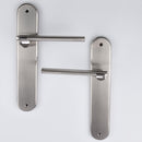 Manilla modelo '240' de zamak con placa ovalada acabado níquel combinado para puertas