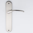 Manilla modelo '553' de zamak con placa ovalada en acabado níquel satinado para puertas