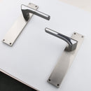 Manilla modelo '748' de zamak con placa rectangular acabado níquel satinado y grafito para puertas