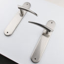 Manilla vanguardista con placa ovalada acabado níquel satinado para puertas modelo '330'