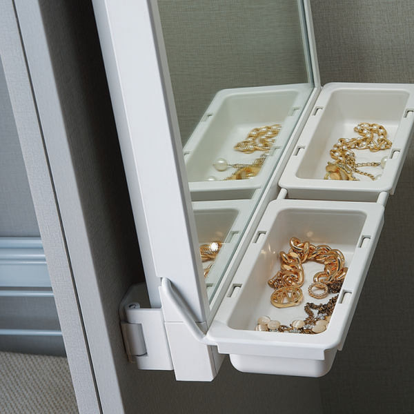 Espejo blanco orientable 90º extraible con guías con 2 cestas para joyas u objetos pequeños