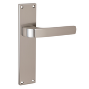 Manilla modelo '710' de zamak con placa rectangular acabado níquel satinado para puertas