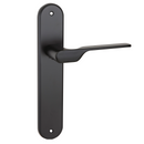 Manilla modelo '640' con placa oval para puertas de zamak en acabado negro con asa moderna