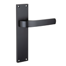 Puxador em Zamak modelo '710' com placa retangular com acabamento preto para portas 