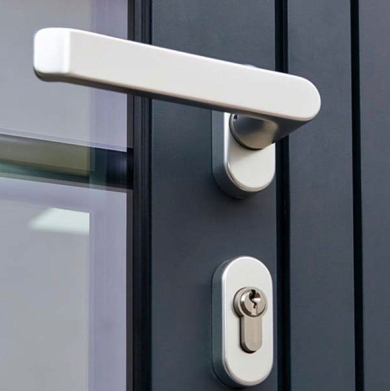 Herrajes para puertas metálicas