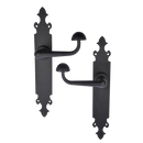 Manilla modelo '200' con placa oval de acabado forja para puertas