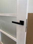 Manilla con roseta cuadrada negra de acero inoxidable para puertas blancas