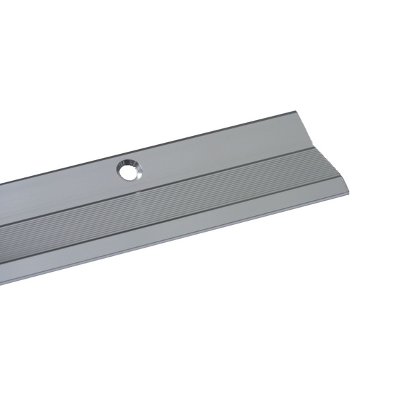 Tapajuntas de aluminio plateado en escalón de atornillar de 985x40mm para suelo