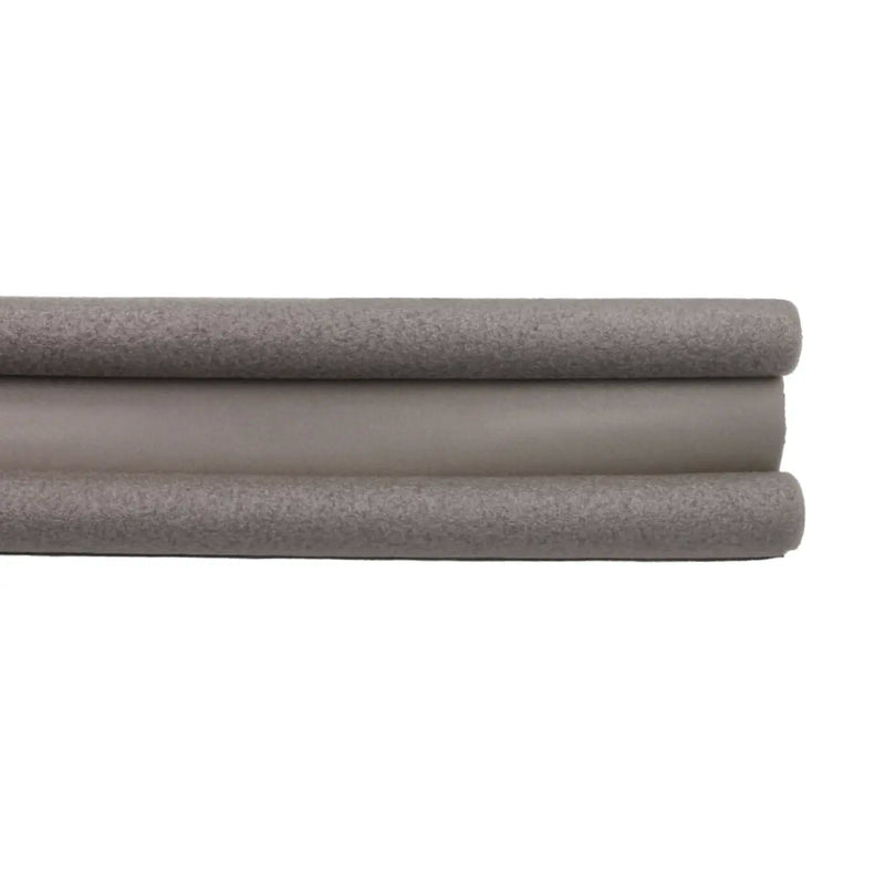 Detalle del burlete gris de doble rodillo flexible con recubrimiento de poliéster para instalar deslizando